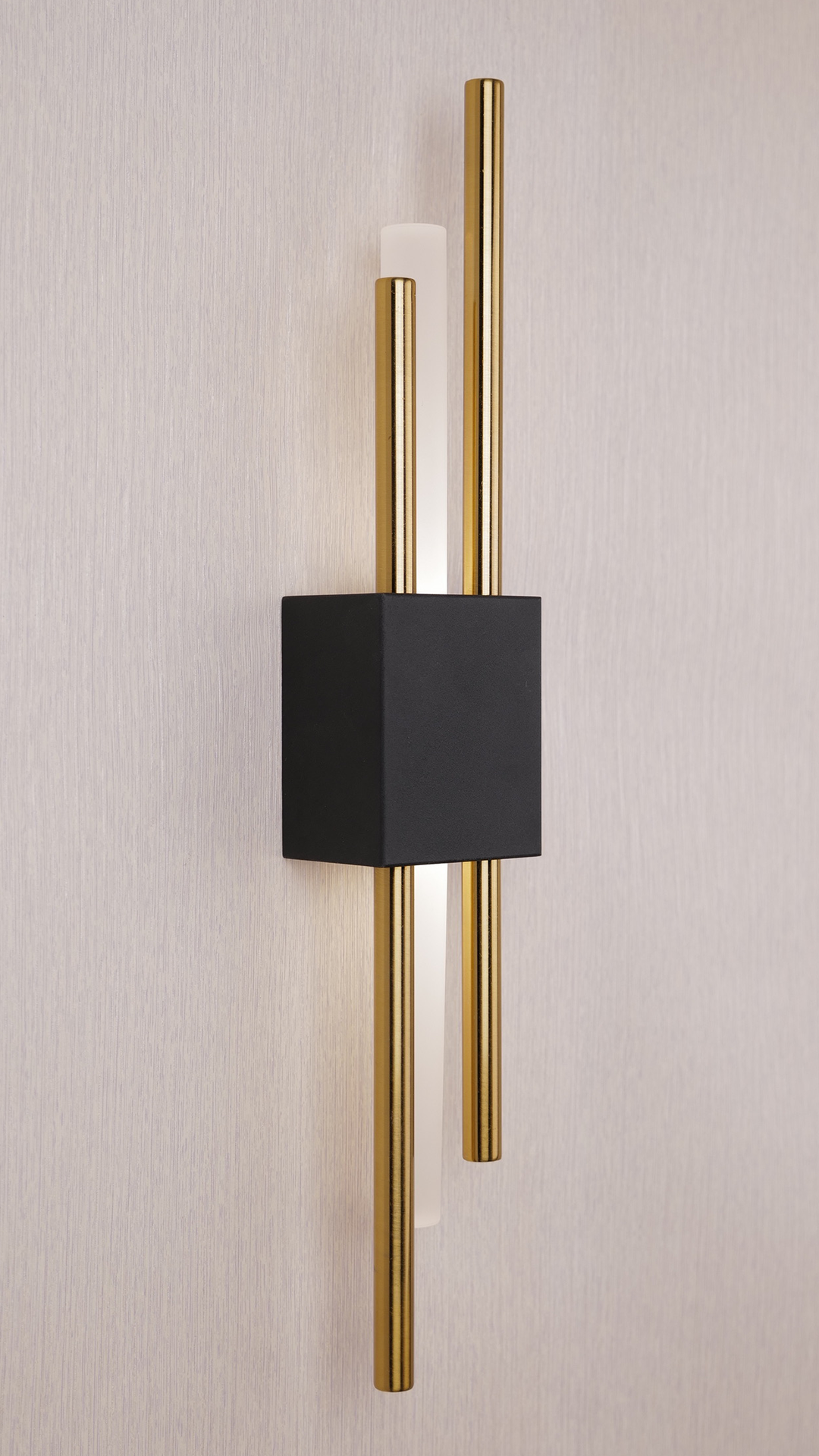 Glitch Wall Light • Black and Gold • Rechargeable Battery • 2-Pack